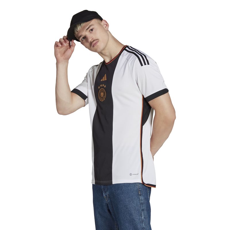 HJ9606_7_APPAREL_On-Model_Side-View_white