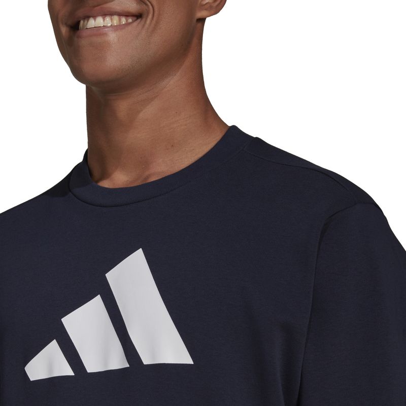 HA1392_7_APPAREL_On-Model_Detail-View-1_white