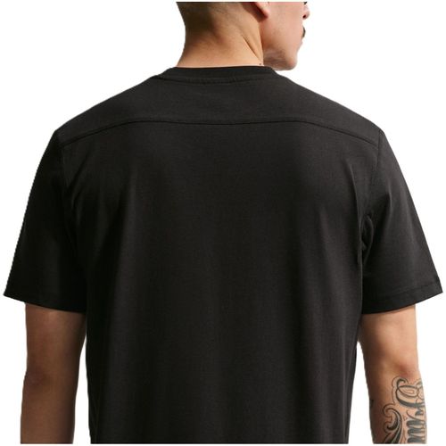 CAMISETA NIKE SPORTSWEAR CLUB VARSITY IU0794-010 PRETO